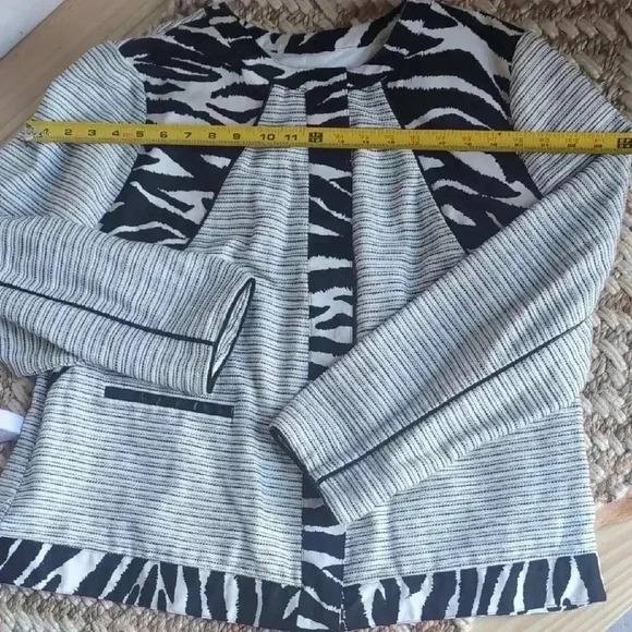 Chico's Stylish Black and White Women's Jacket - Picture 8 of 8